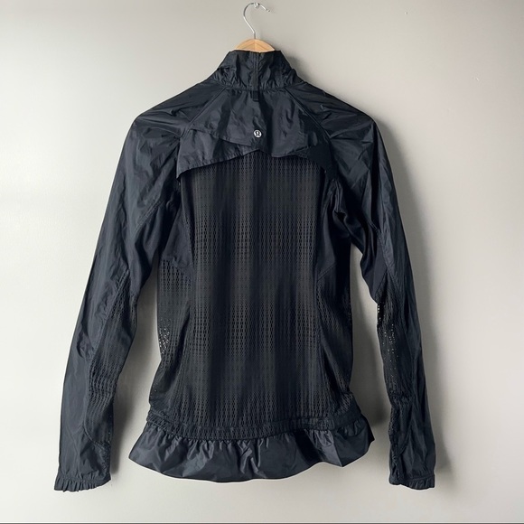 LULULEMON | Run Wild Jacket Mesh Windbreaker Black Size 4 - Picture 10 of 11